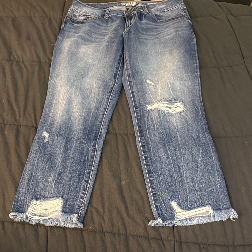 Rewash Distressed Cropped Ankle Jeans in Washed Blue